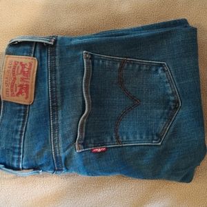 Juniors levy jeans